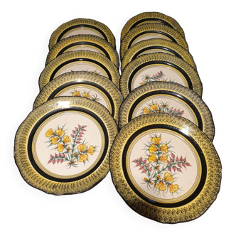 Decorative plate old collection henriot quimper france.decor .les genêts.signed.diameter 25 cm