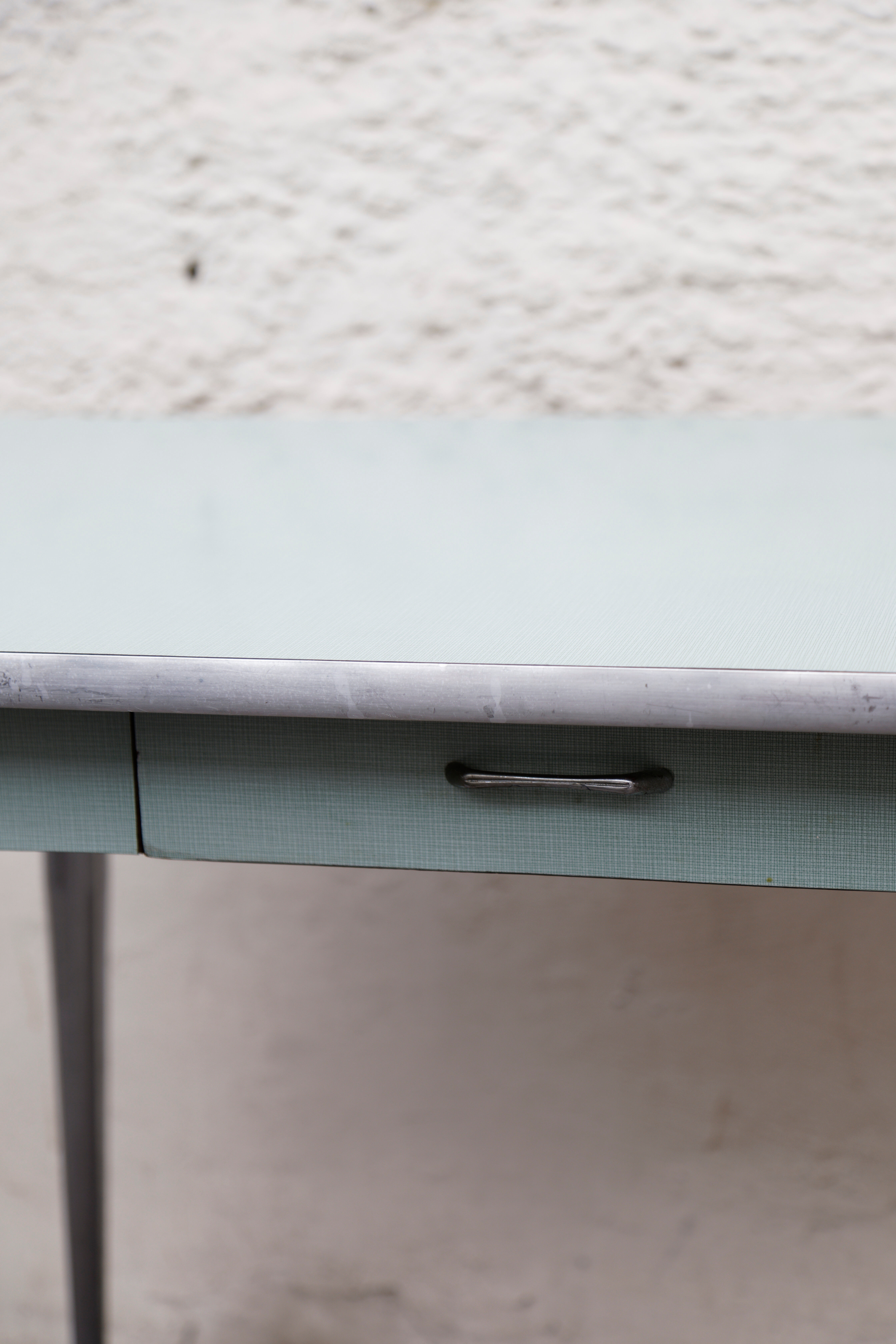 Formica table pattern water green