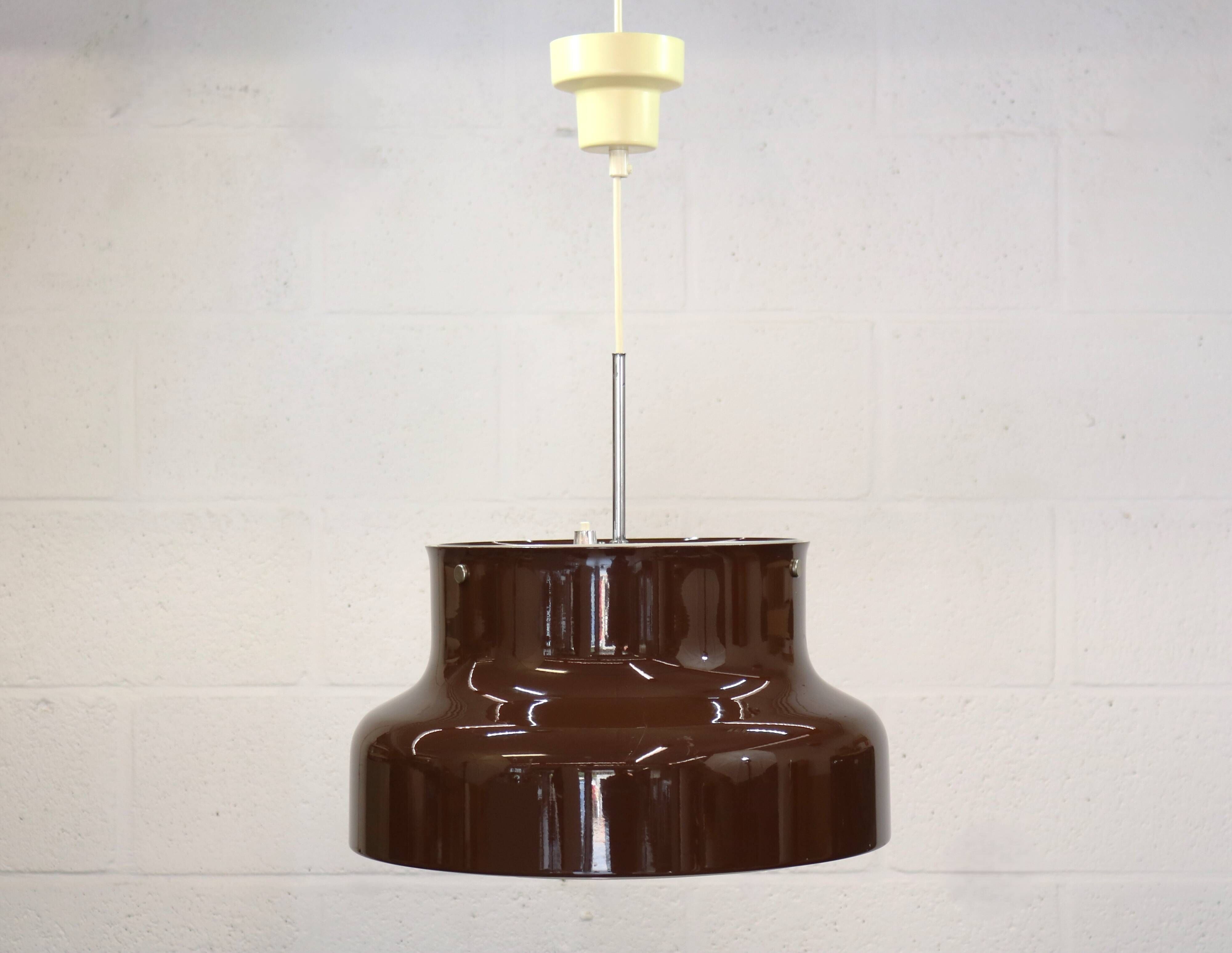 Suspension Bumling marron chocolat par Ateljé Lyktan conçue par Anders Pherson