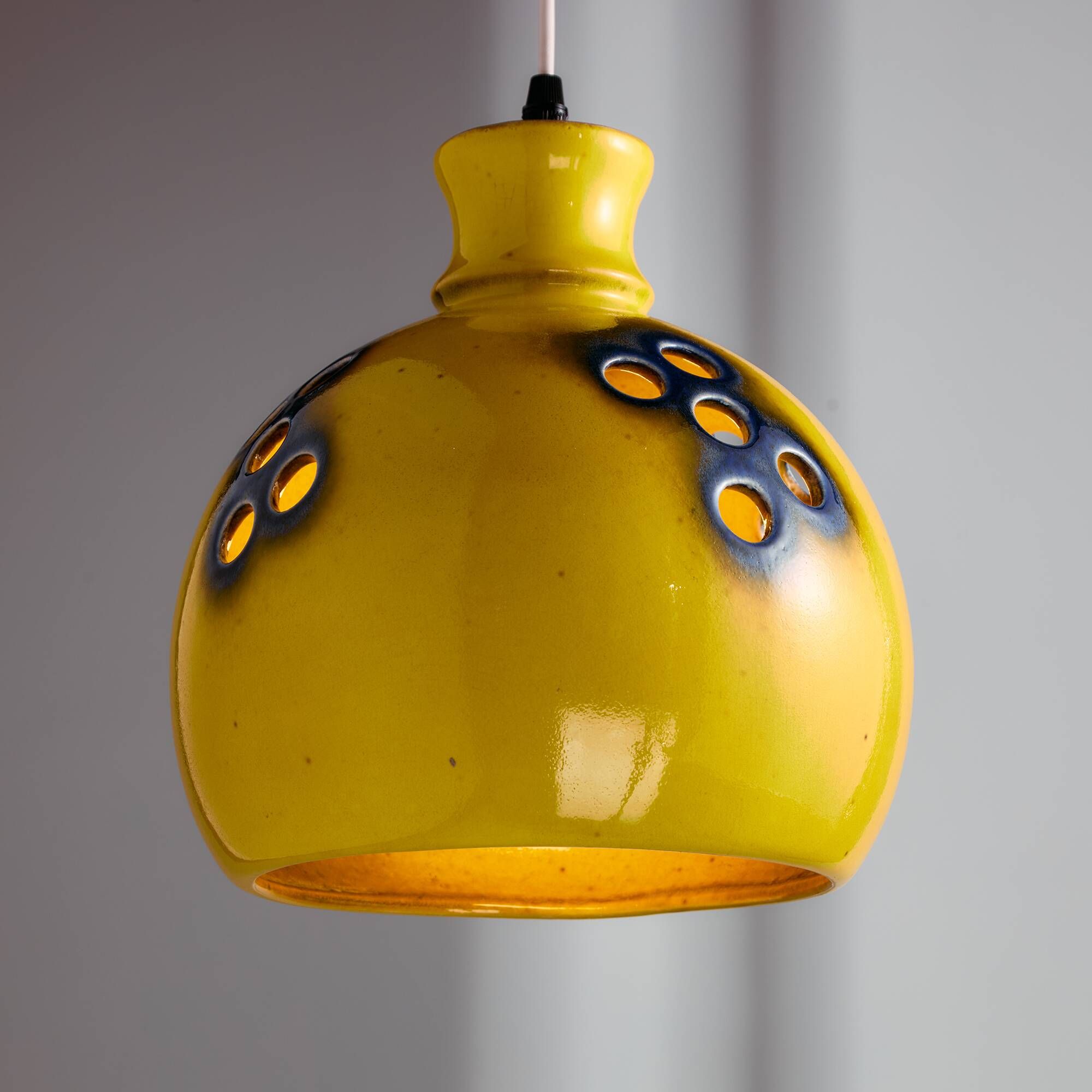 Suspension en céramique