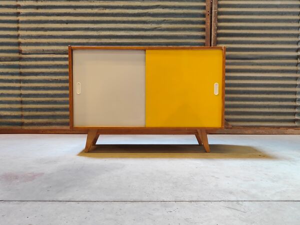 Buffet U 452 jaune par Jiri Jiroutek pour Interier Praha 1960