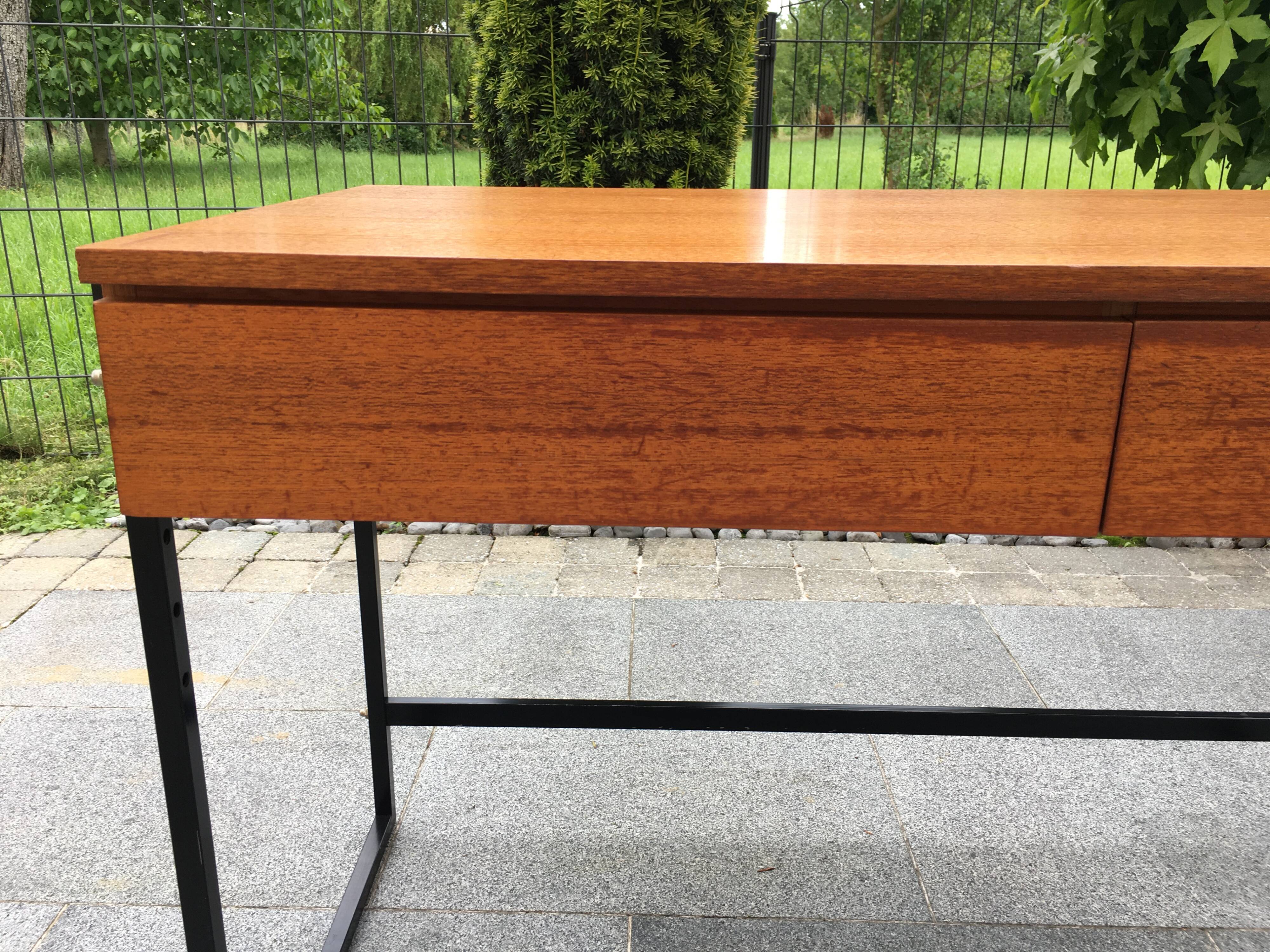 Minimalist design desk 70s