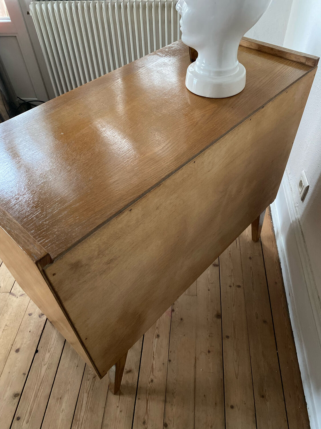 Vintage dresser feet compass 60s
