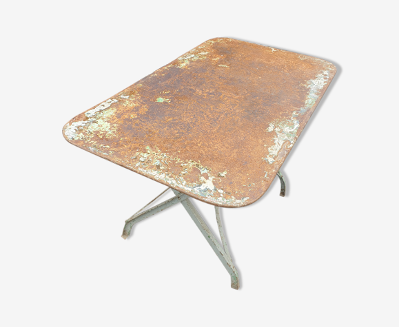 Table extérieure verte