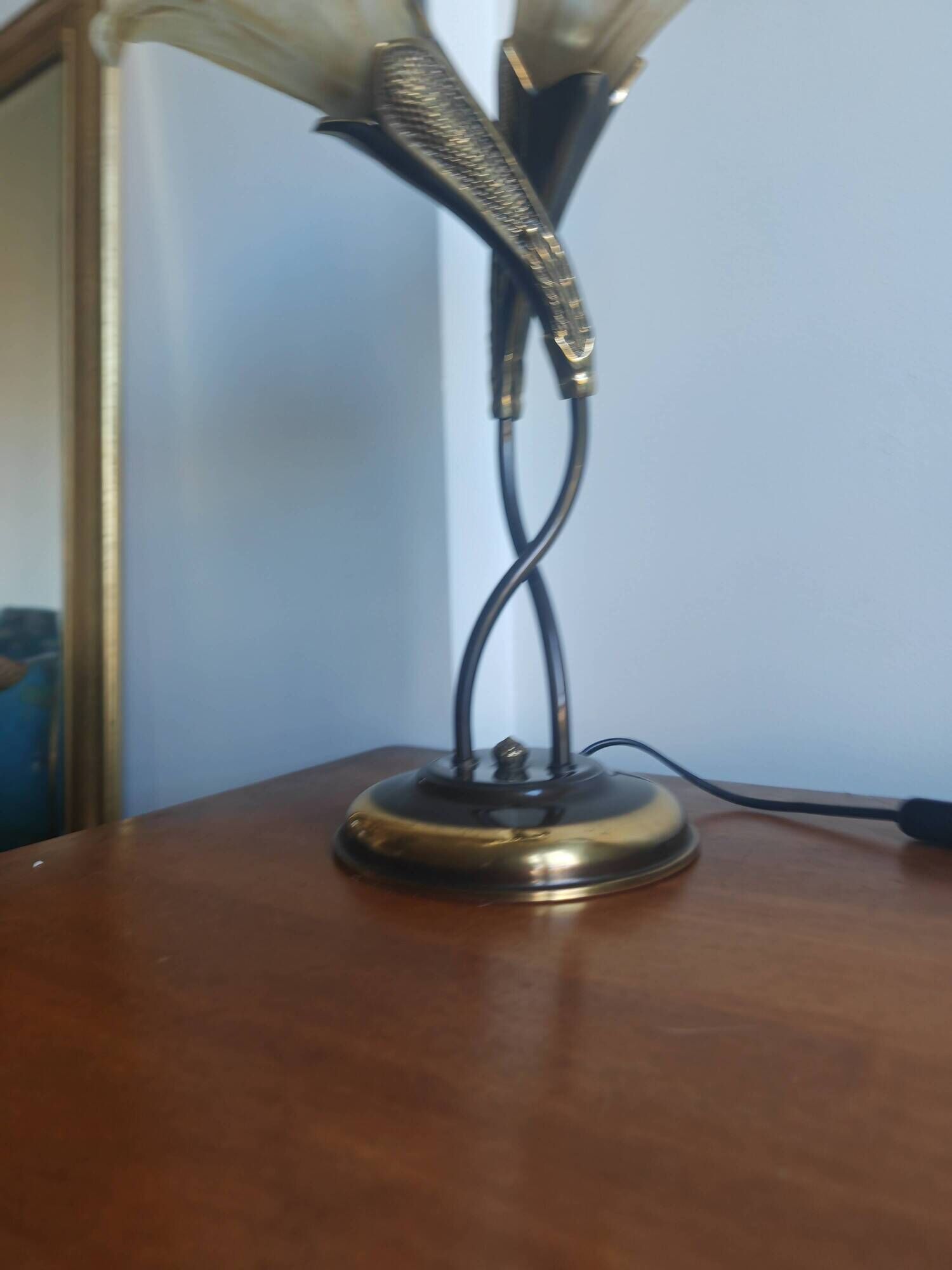 Double flower lamp Art Nouveau – Intertwined brass stems & art glass type