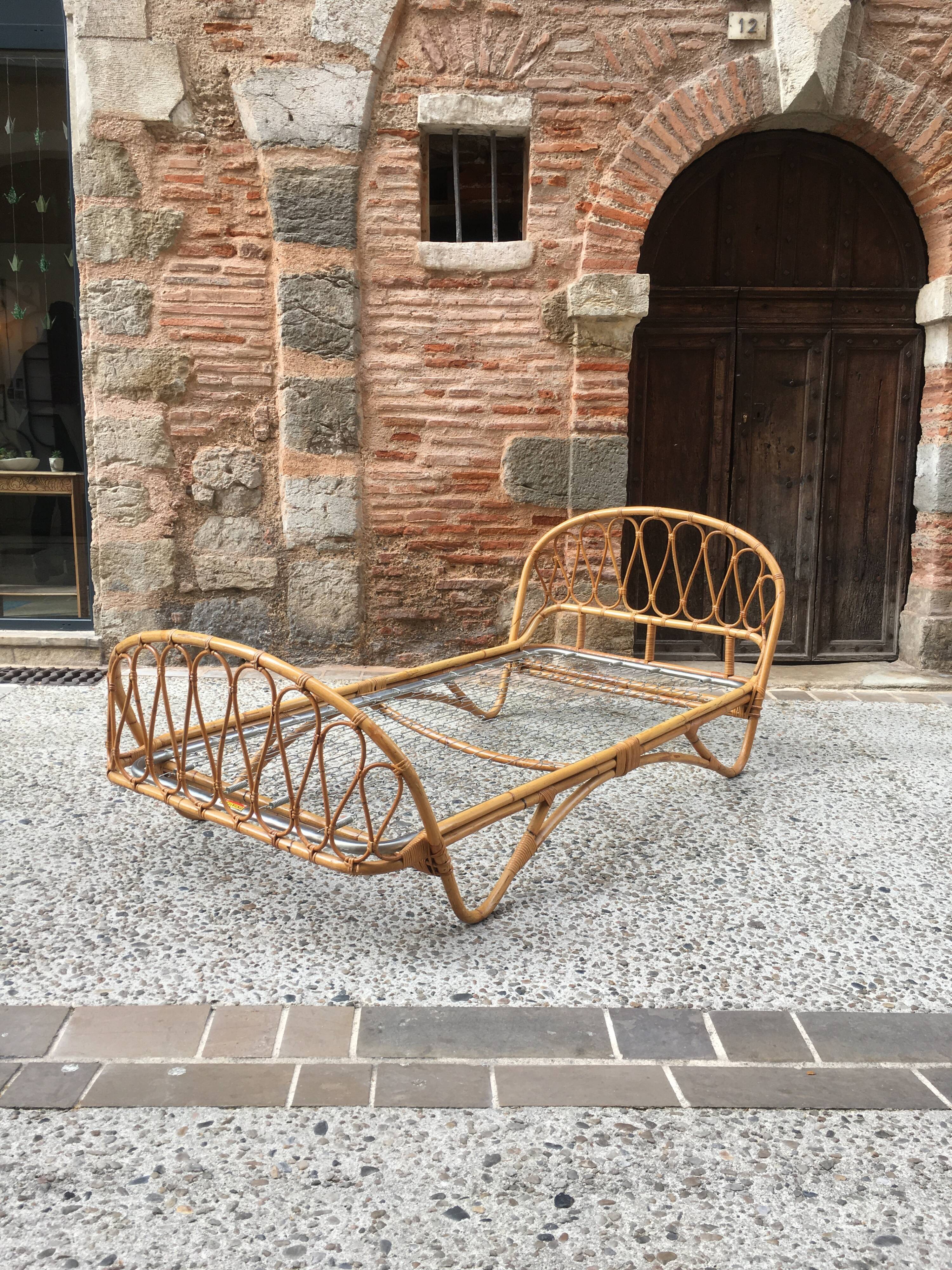 1-seat rattan basket bed