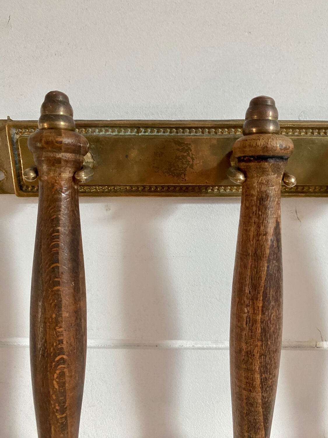 Porte ustensiles en laiton et bois