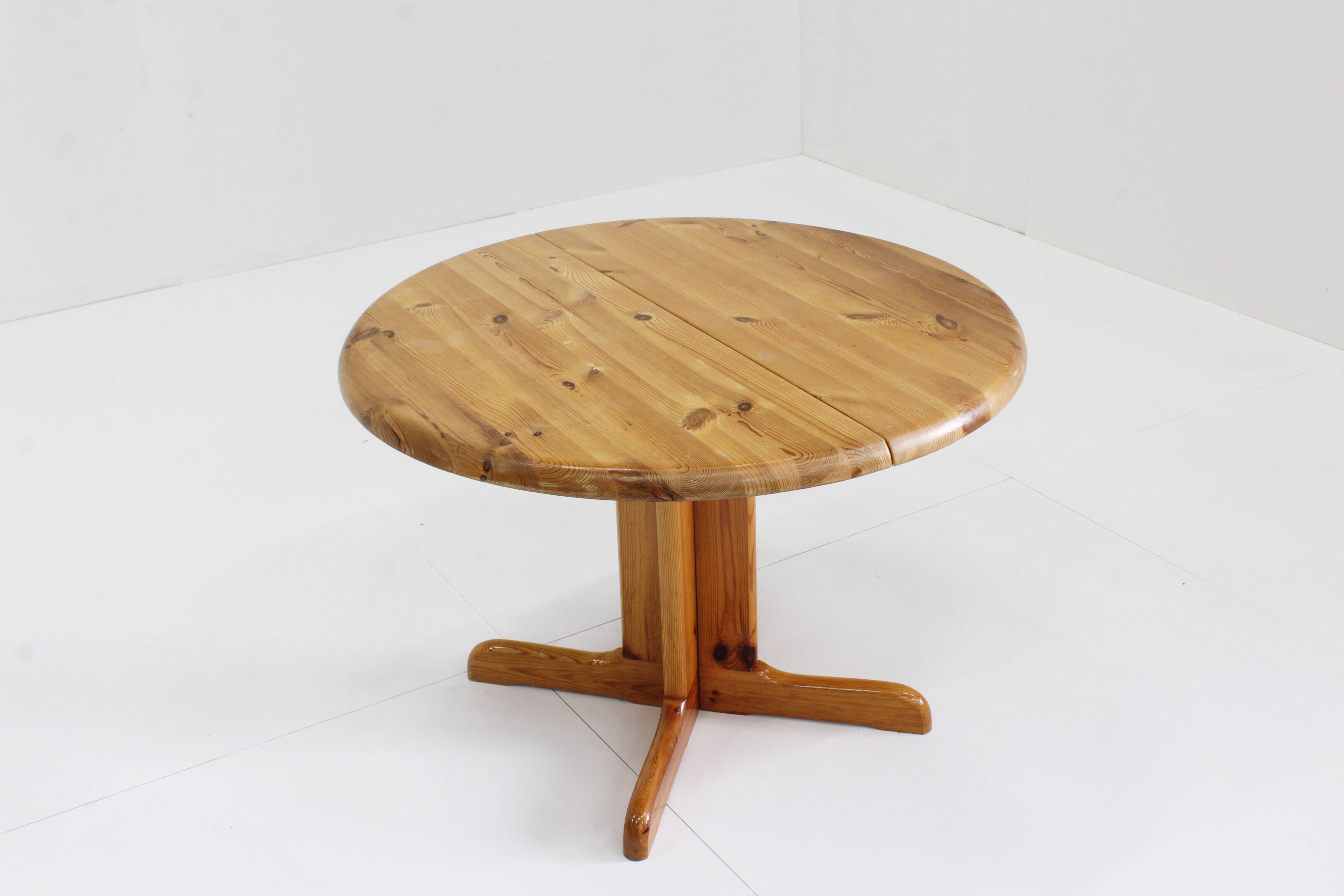 Table à manger ronde extensible vintage danoise en bois de pin des années 1960