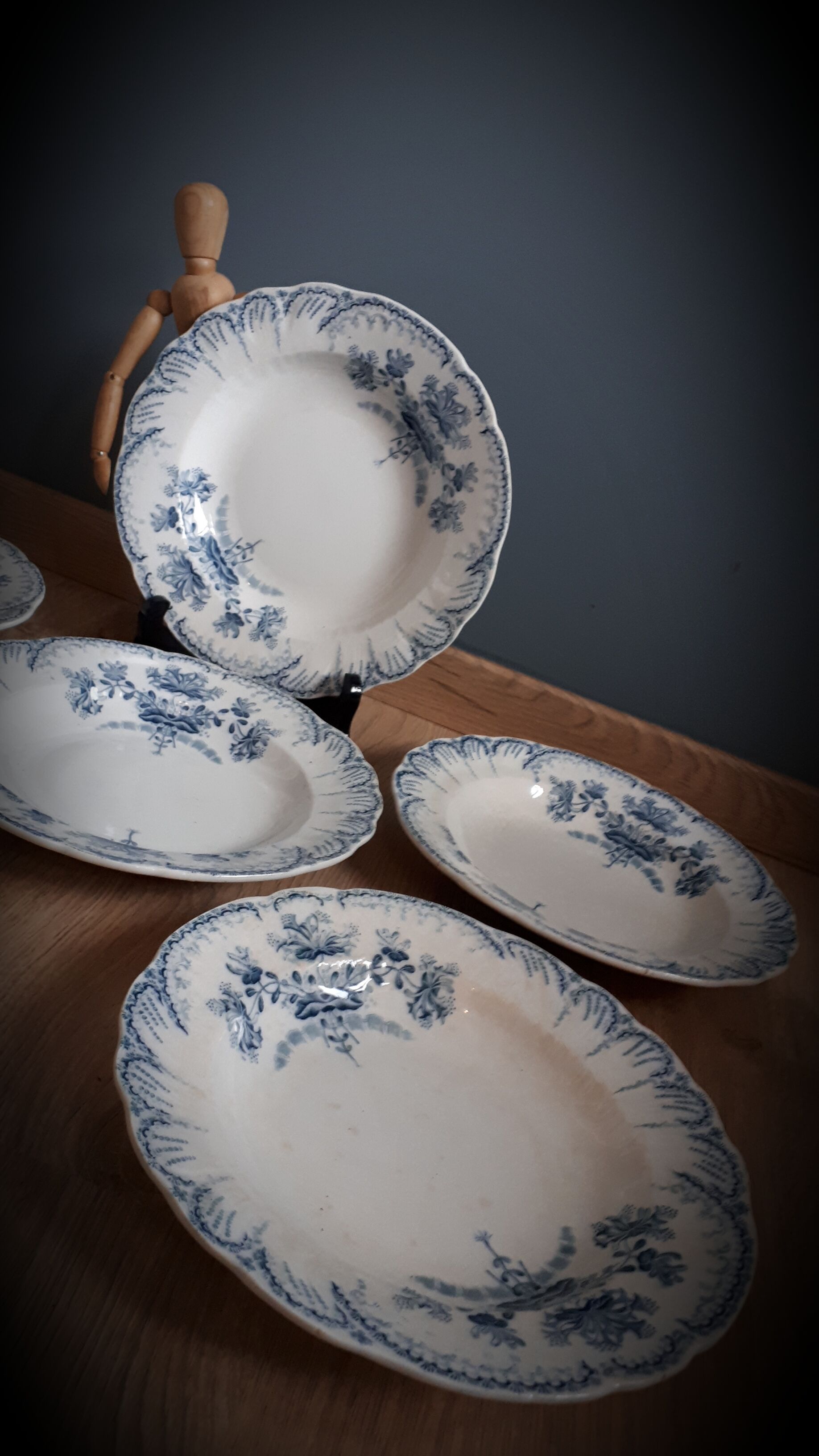 Set 6 hollow plates regency