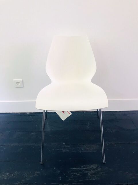 Chaise maui par Vico Magistretti édition Kartell