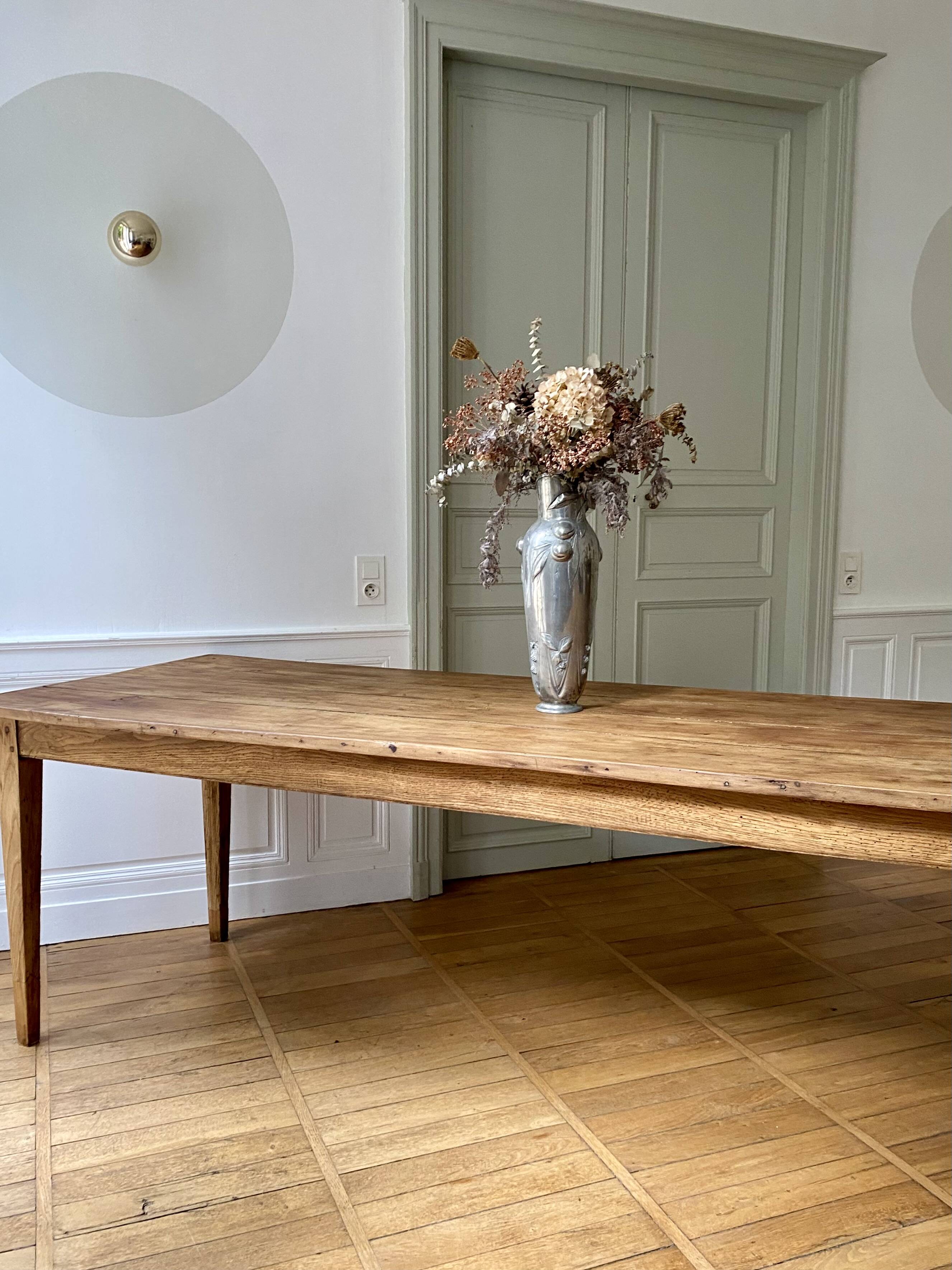 Farm table for 10/12 people.