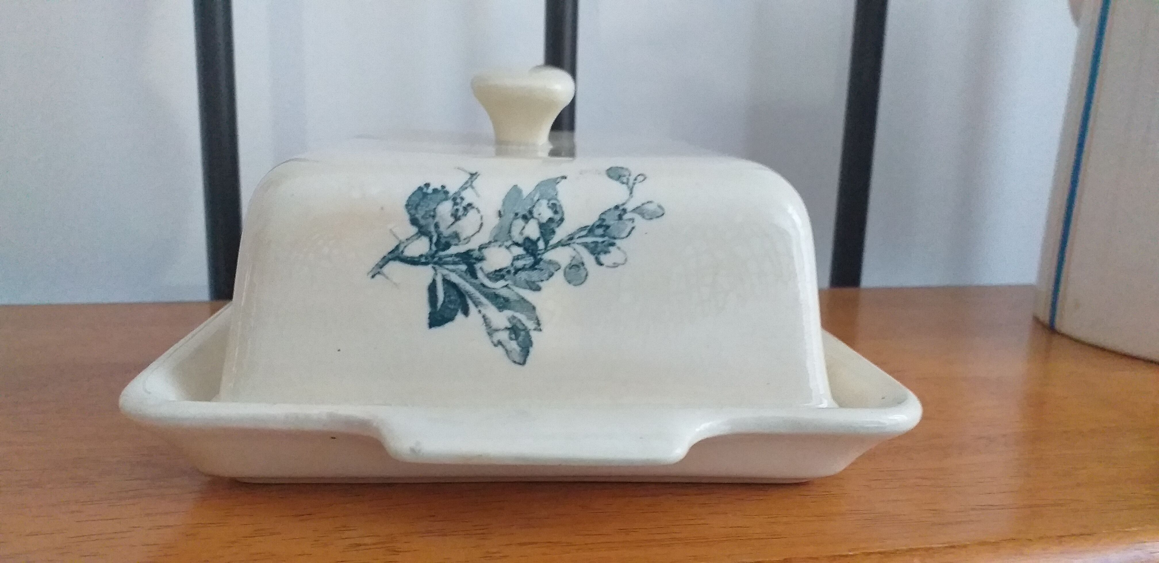 Porcelain butter maker Villeroy and Boch