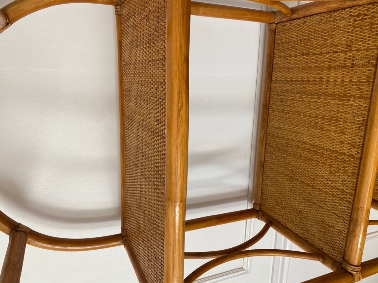 Bibliothèque en rotin et bambou vintage