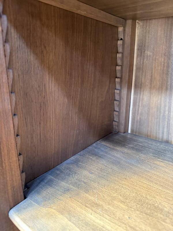 Vitrine - Bibliotheque étroite de style Louis XV en noyer