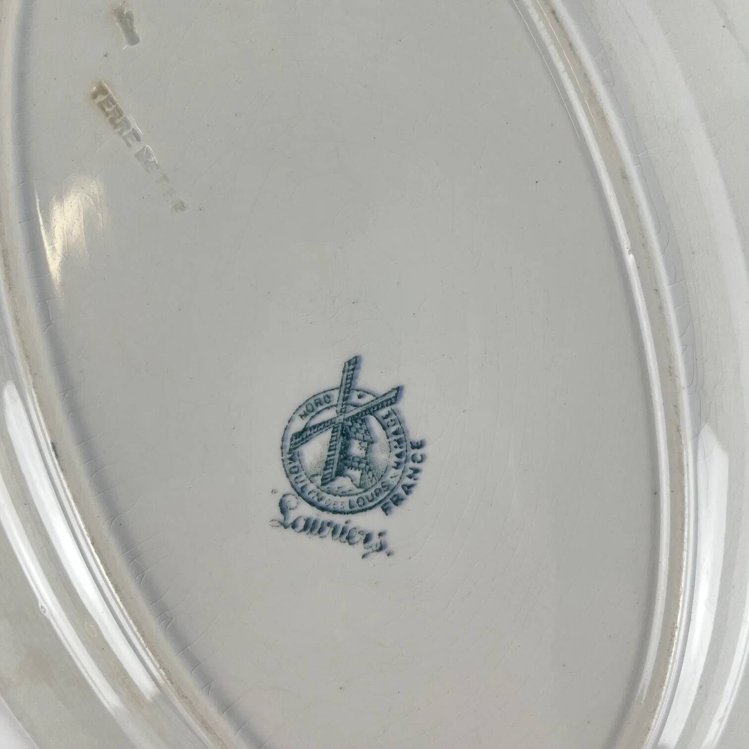 Oval ironstone plate model "Laurels" by Moulins des Loups - Hamage, 1900