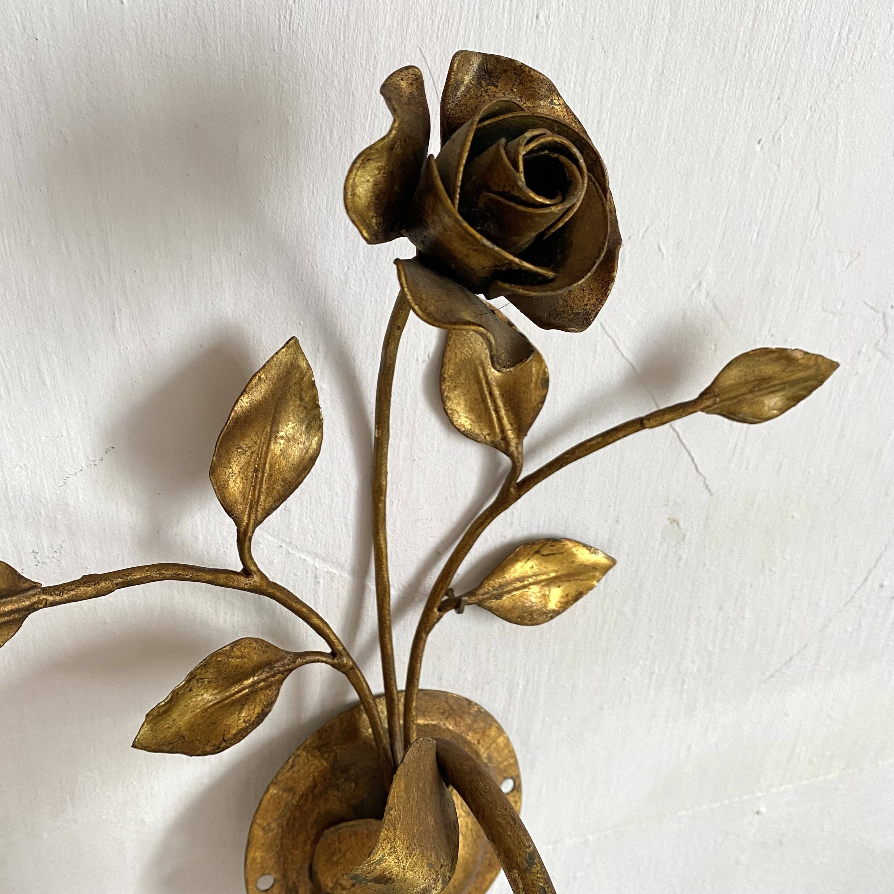 Vintage Italian wall lamp in gilded metal and glass paste