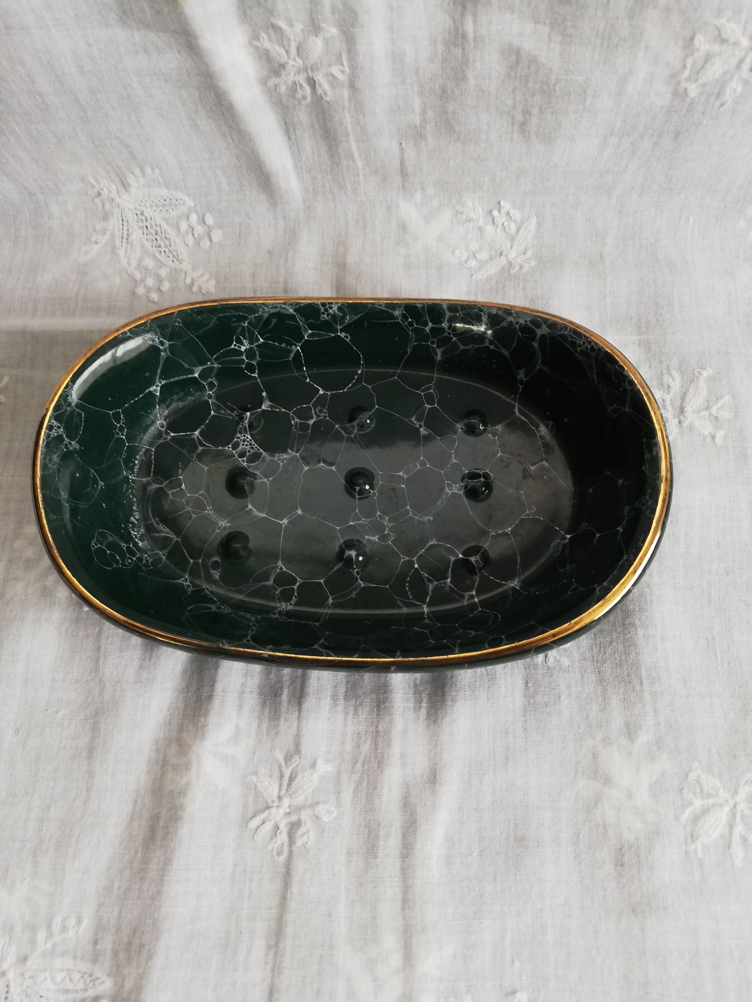 Marbled ceramic soap holder