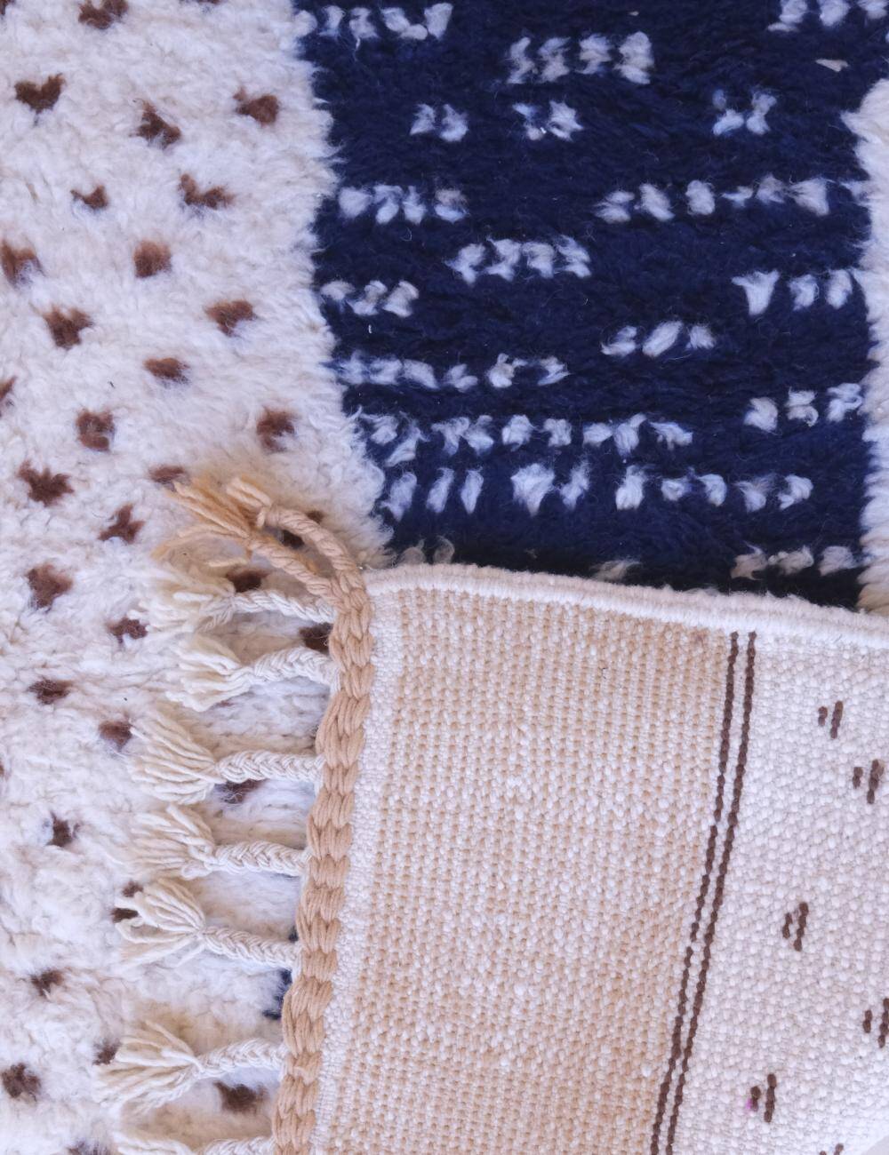 Modern Berber Rug - 282 x 208 cm