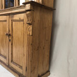 Buffet two fir bodies, glazed in the upper part.