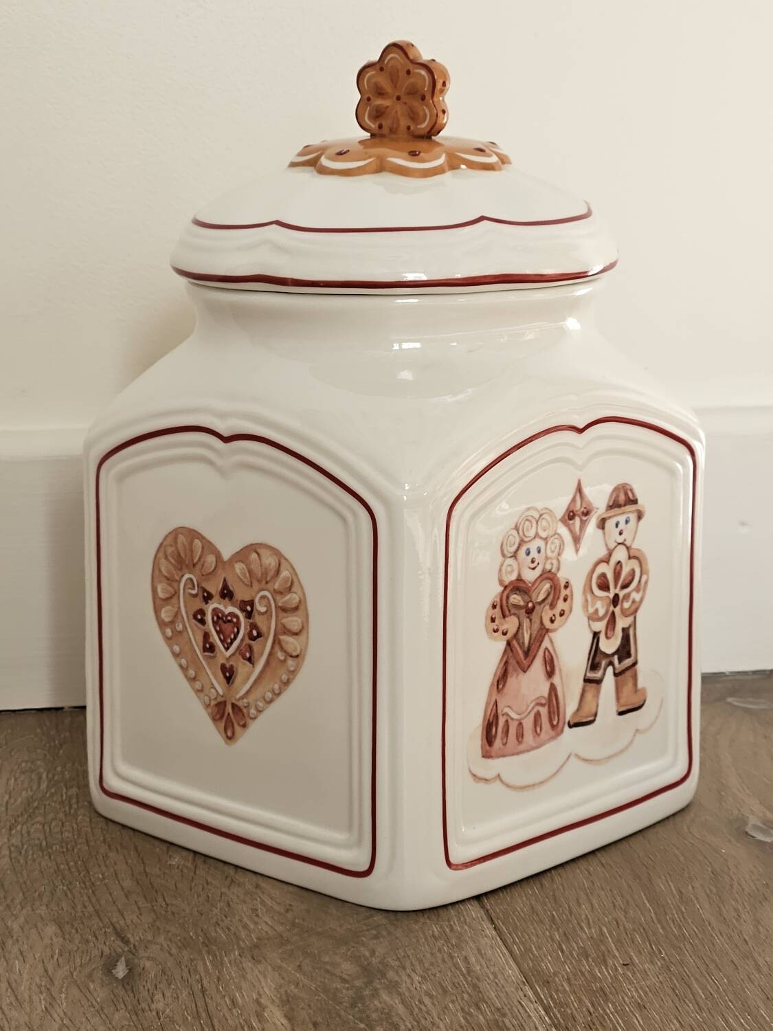 Villeroy and Boch ceramic candy dish