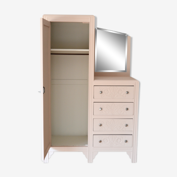 asymmetrical cabinet