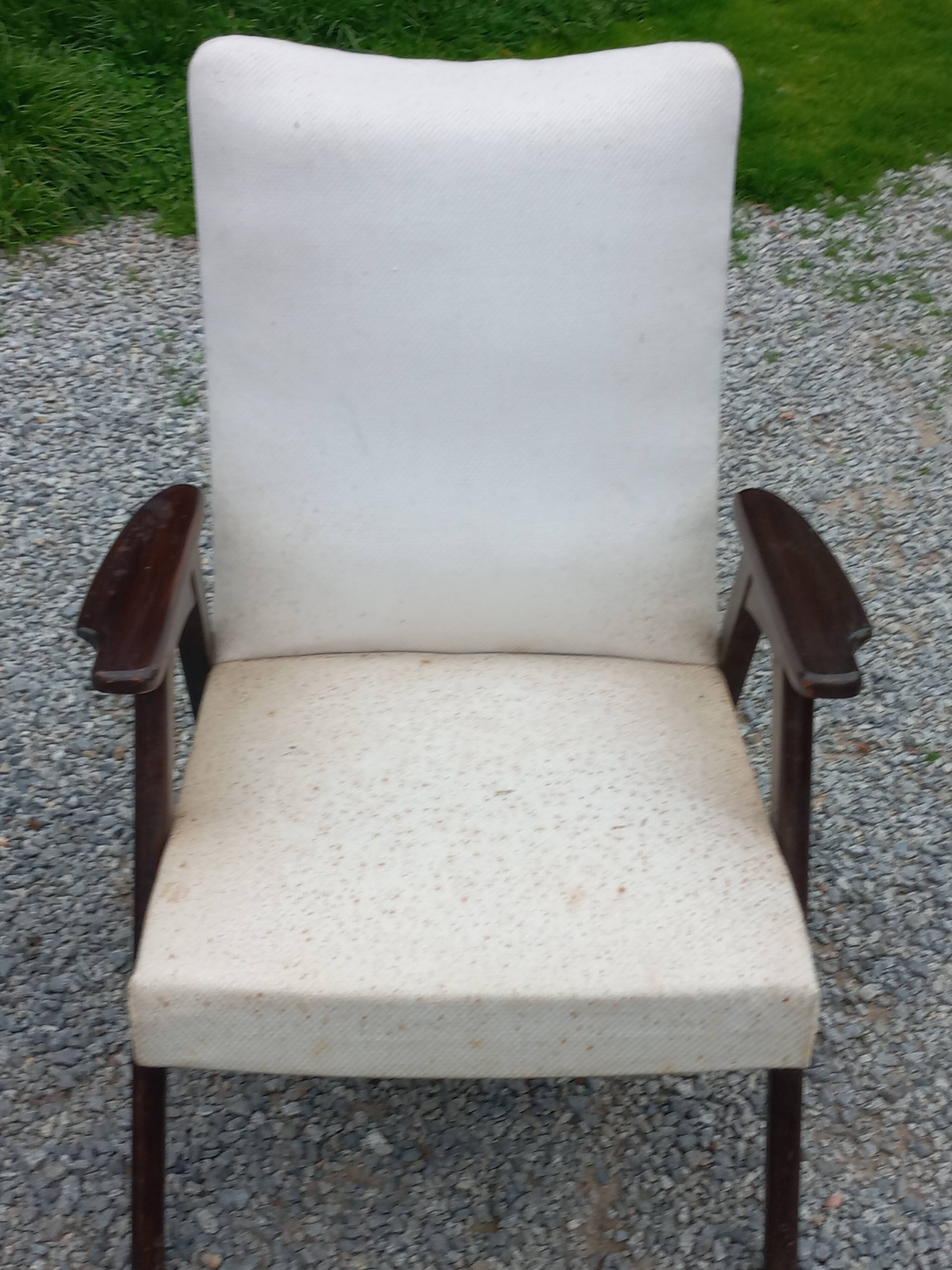 Pair of Scandinavian-style armchairs with splayed legs from the 1950s