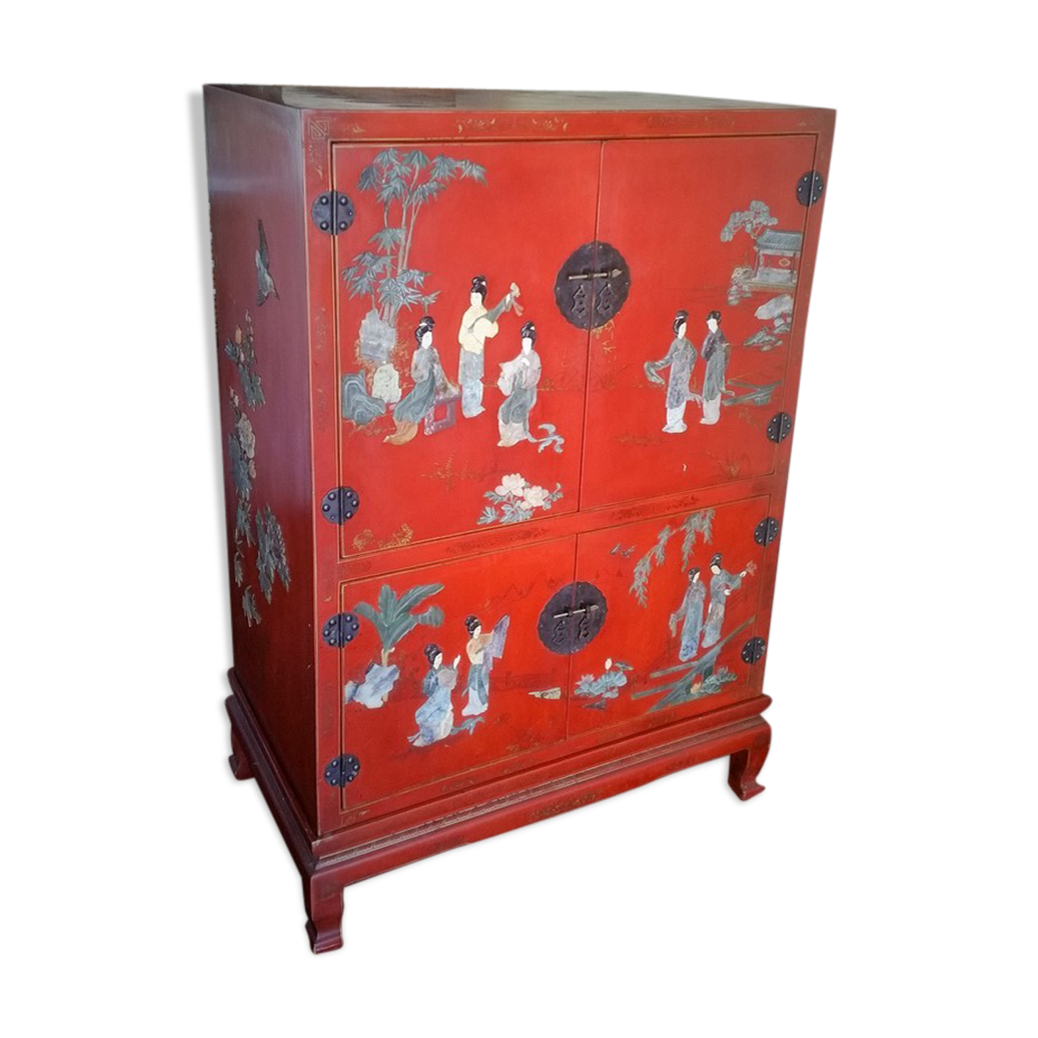 Lacquered chinese buffet 80s