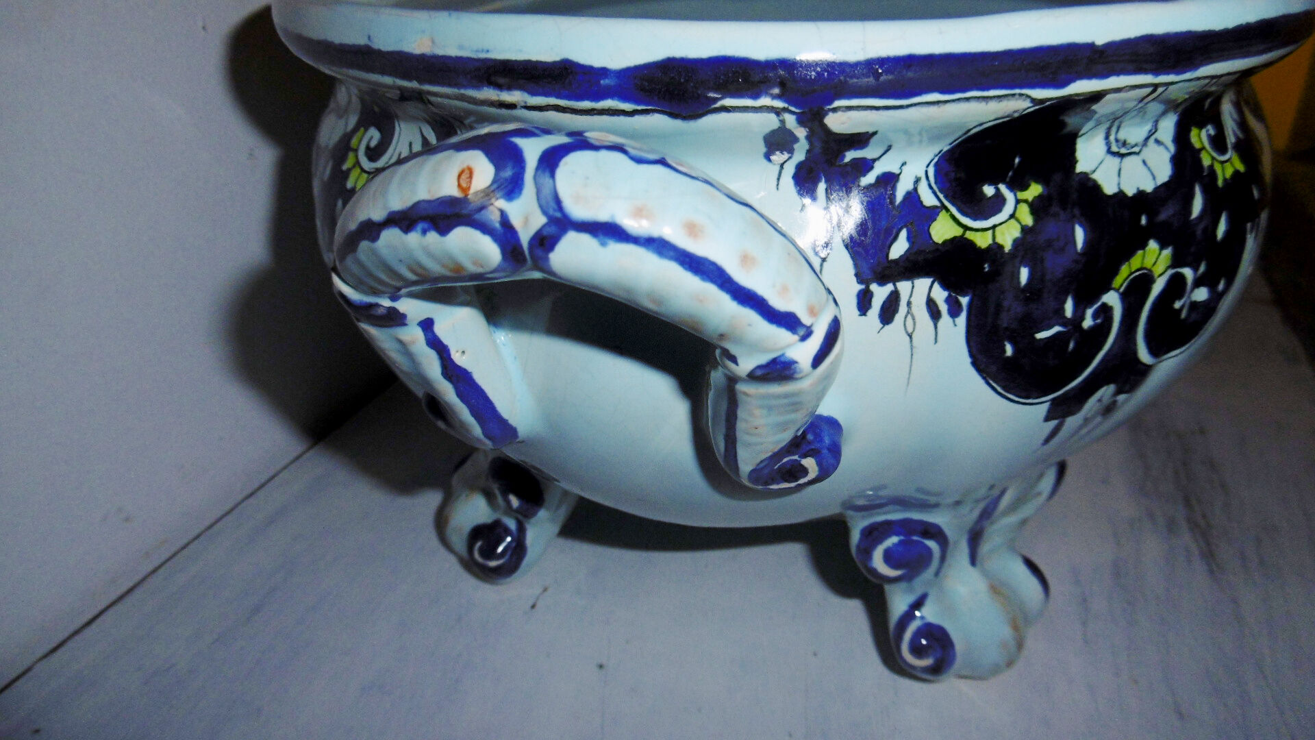 Soupière en faience vieux rouen XIXeme decor floral