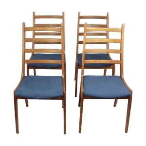 ensemble de quatre chaises,