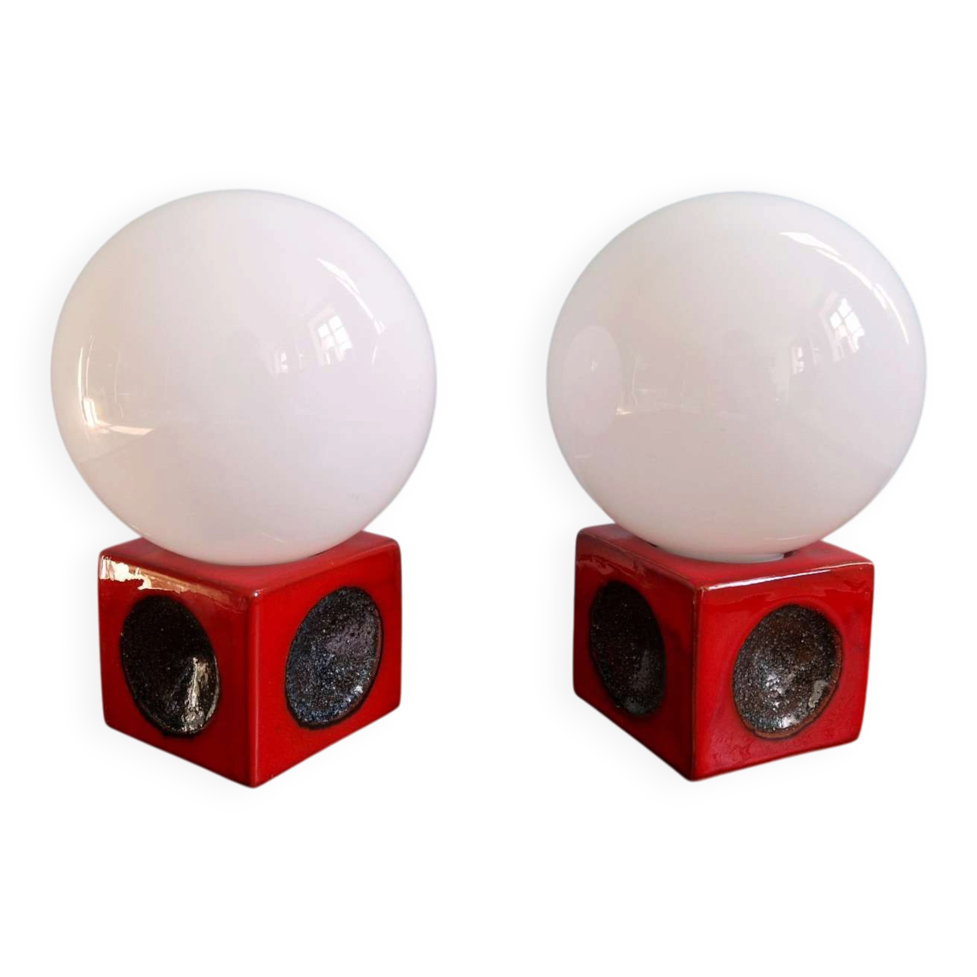 Paire de lampes de chevet en céramique rouge et opaline blanche, 1970