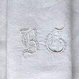 Nappe d'appoint damassée monogrammée "bg" 87 x 74 cm