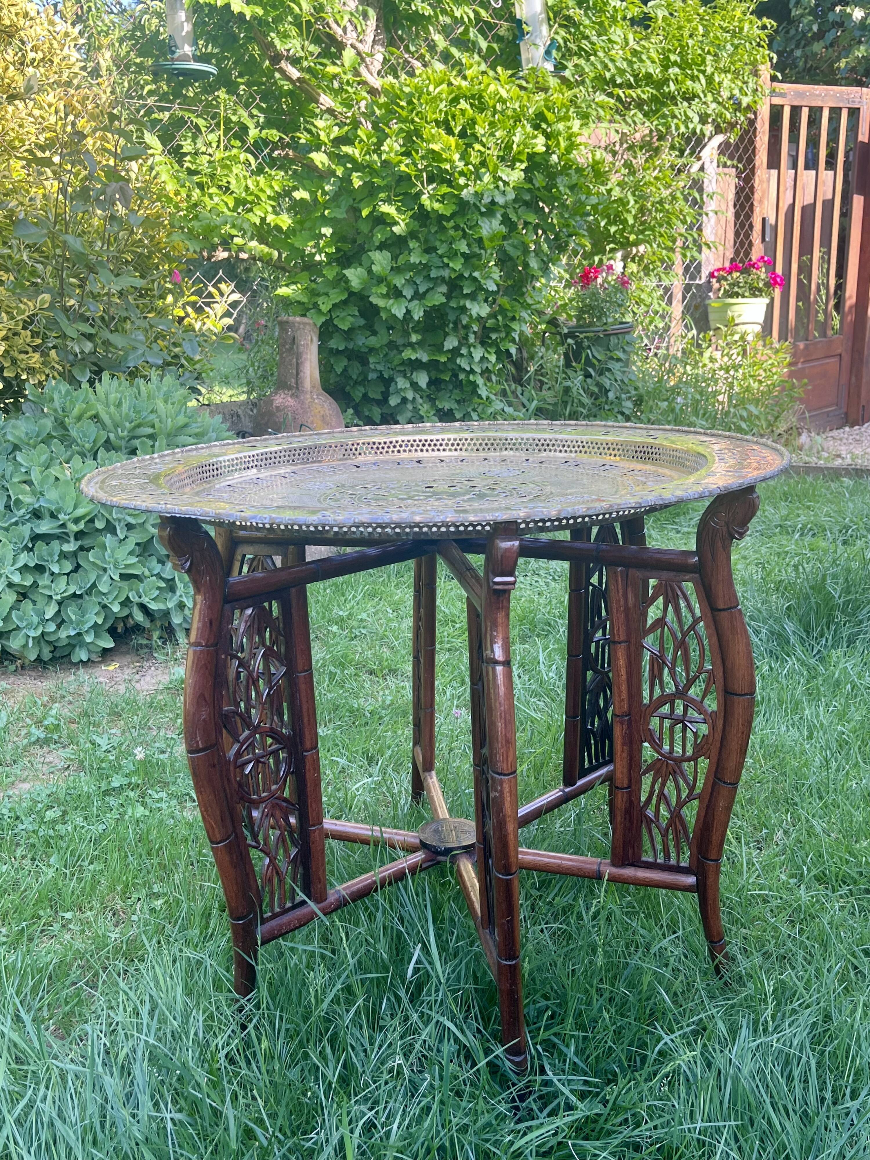 Indochinese coffee table - diameter: 74 cm - Very good condition