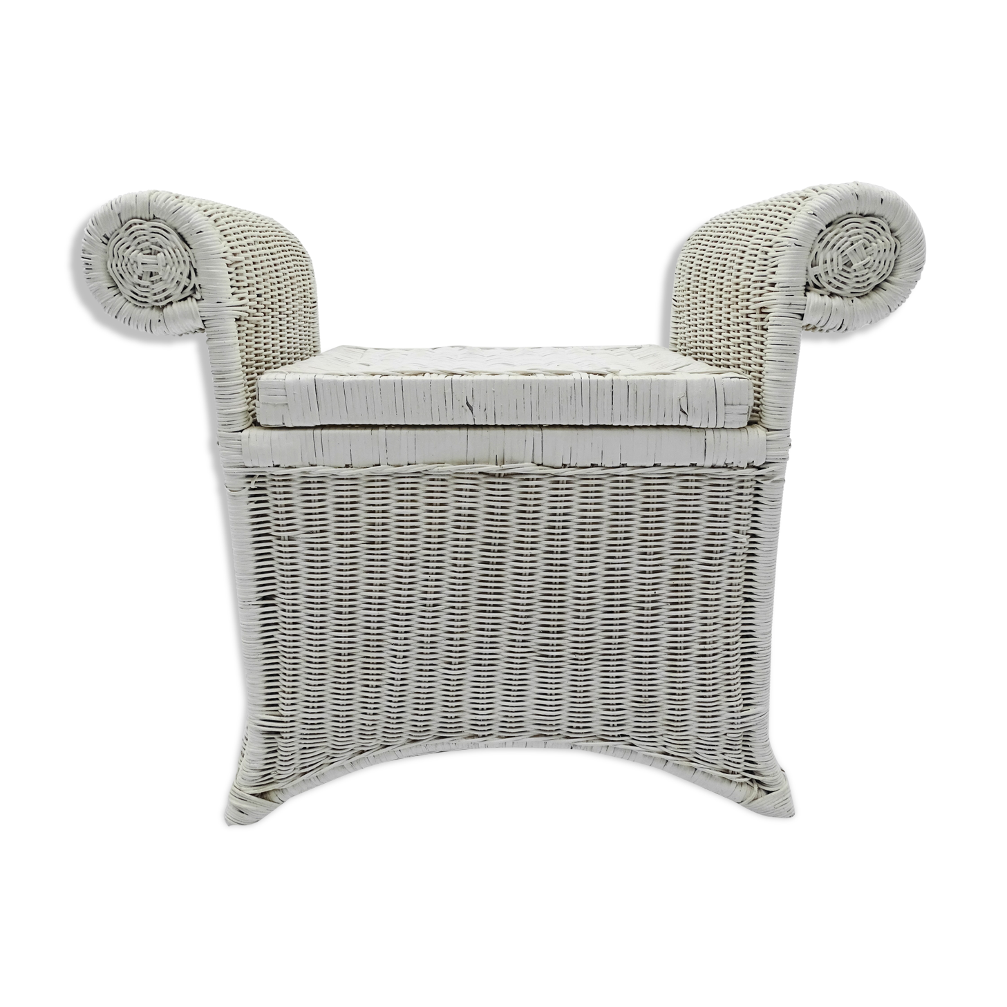 Rattan chest bench