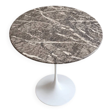 Tulip table by Eero Saarinen for Knoll