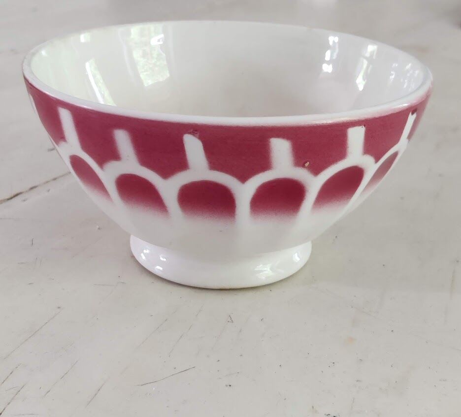 ribbed bowl in Digoin style