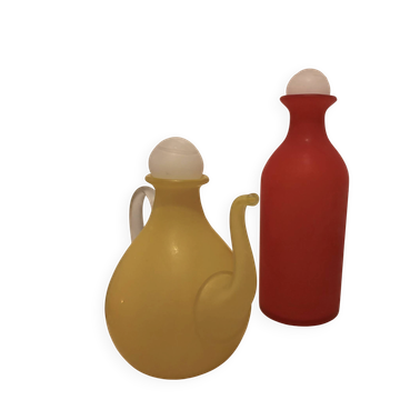 Éblouissant duo de carafes et décanters en verre satiné givré du milieu du siècle