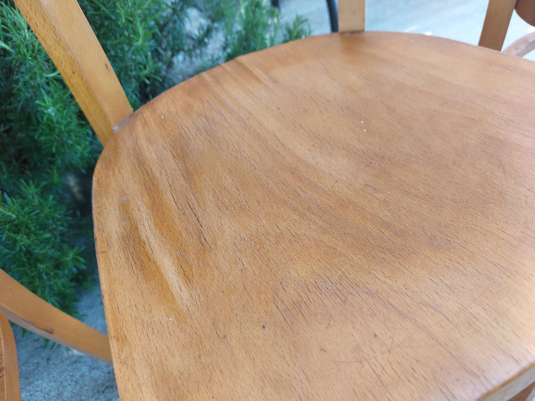 4 chaises bistrot, teinte claire