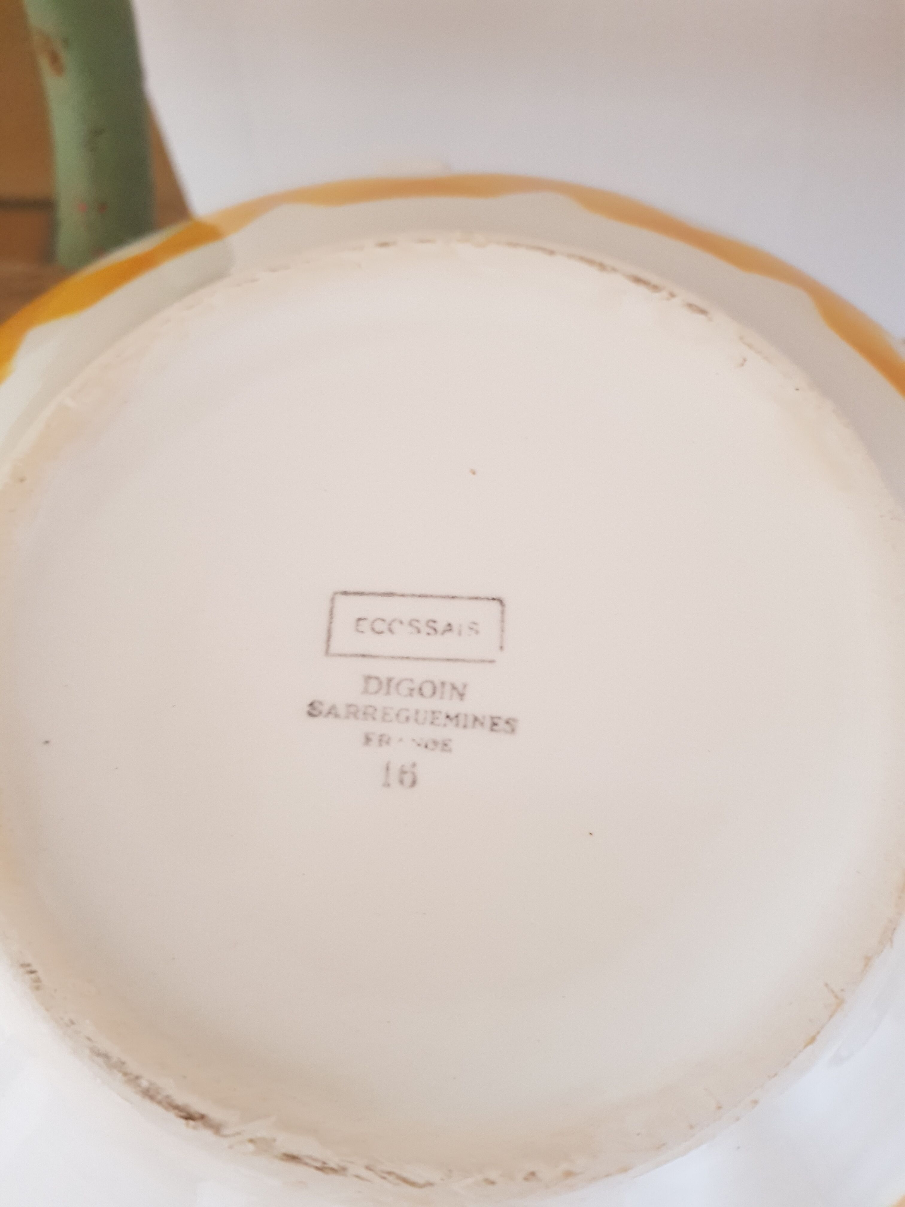 Soupière and 4 plates