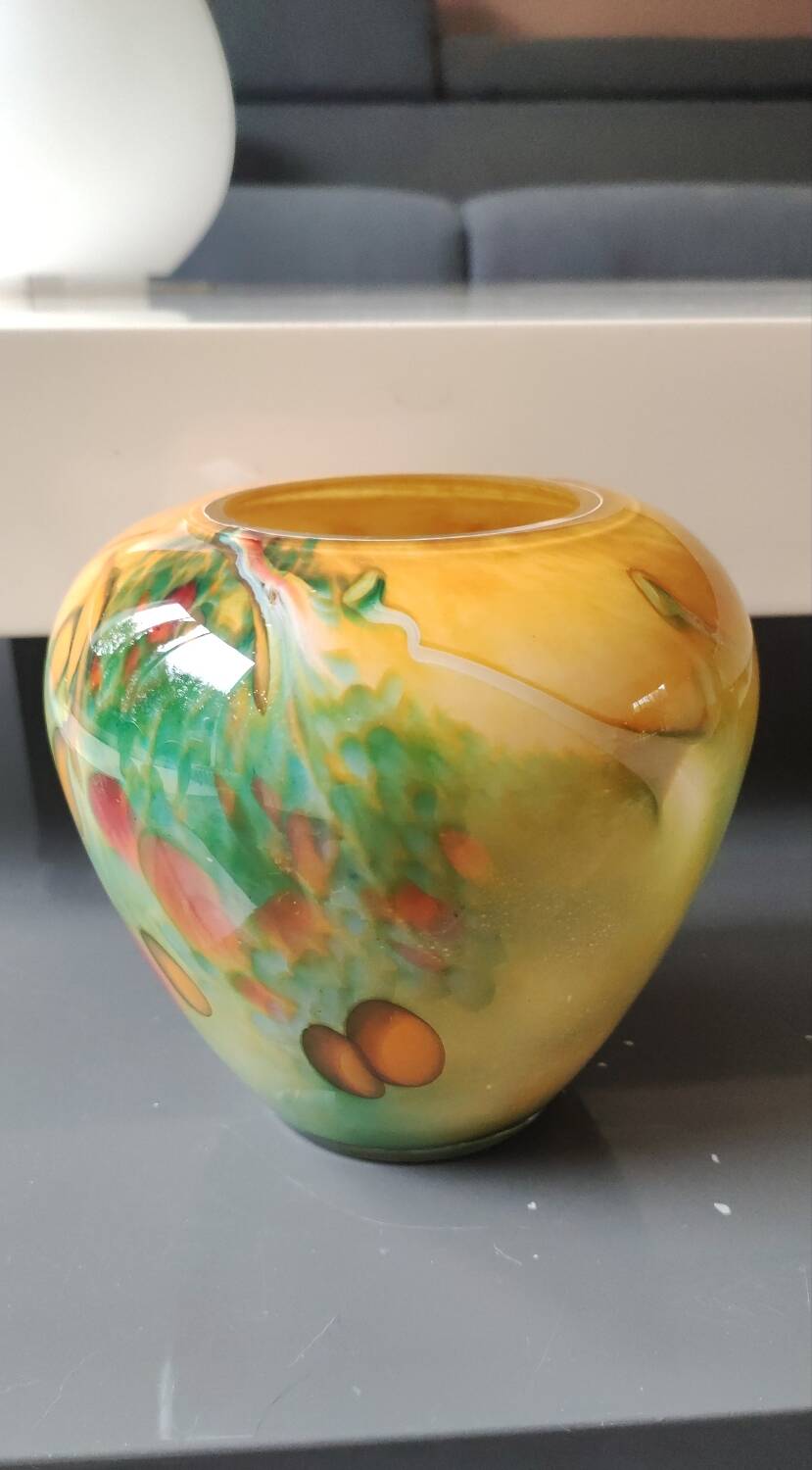 Ovoid-shaped vase, in blown art glass. Speckled inclusions