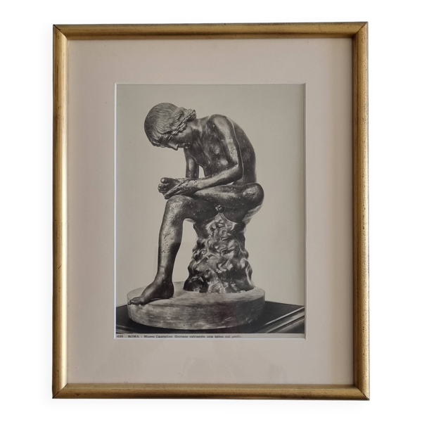 Photographie Spinario Jeune retirant une épine de son pied XXe 31 x 37 cm