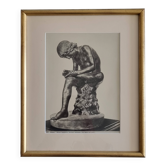 Photographie Spinario Jeune retirant une épine de son pied XXe 31 x 37 cm