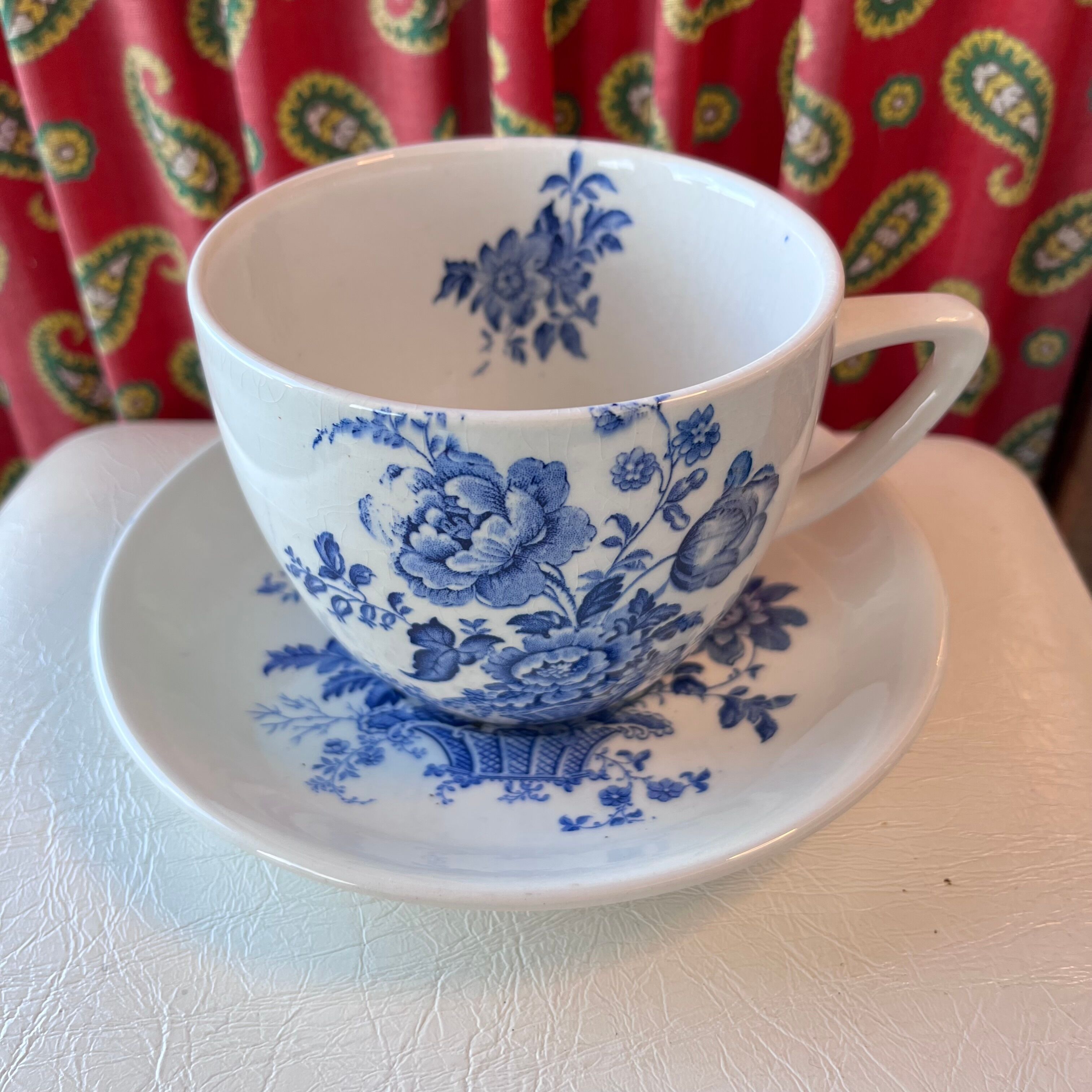 Tea cup and sub-cup English dishes blue flowers