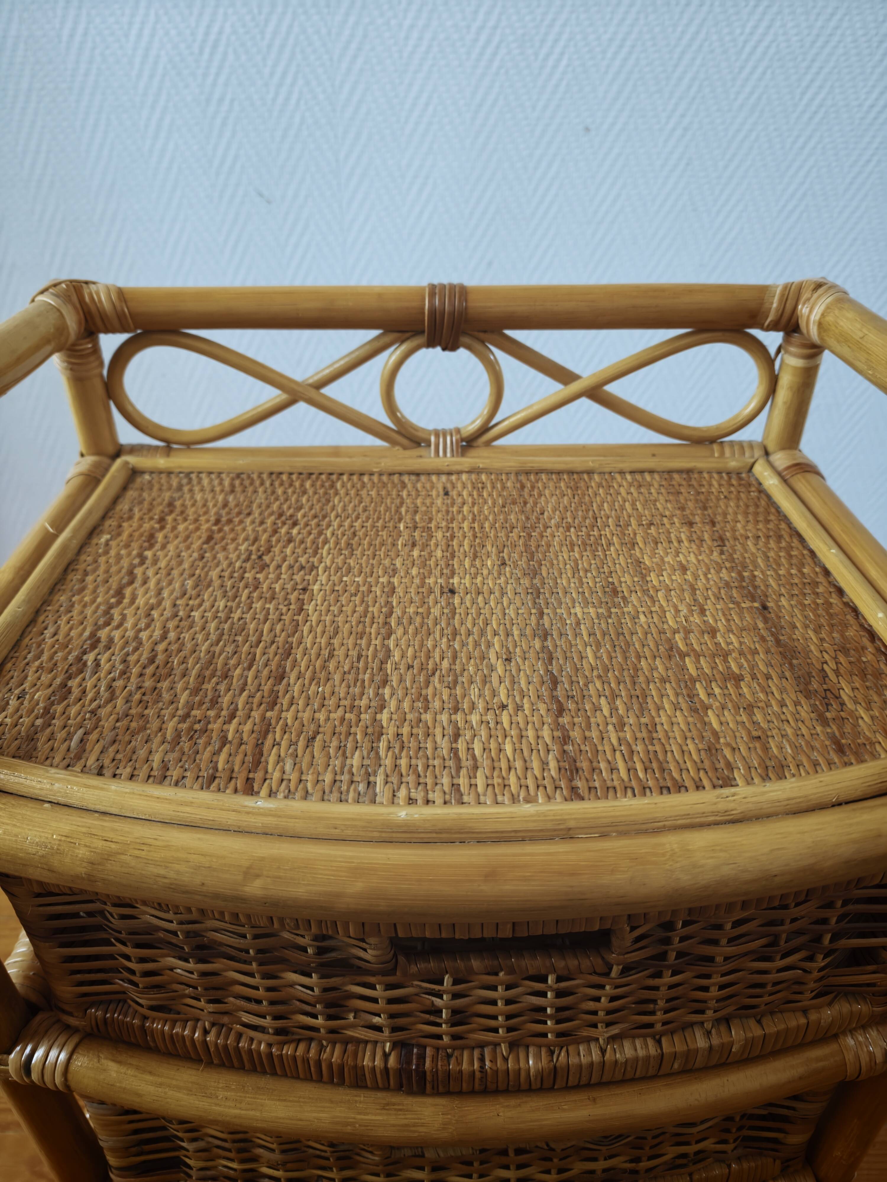 Vintage commode in rattan and wicker