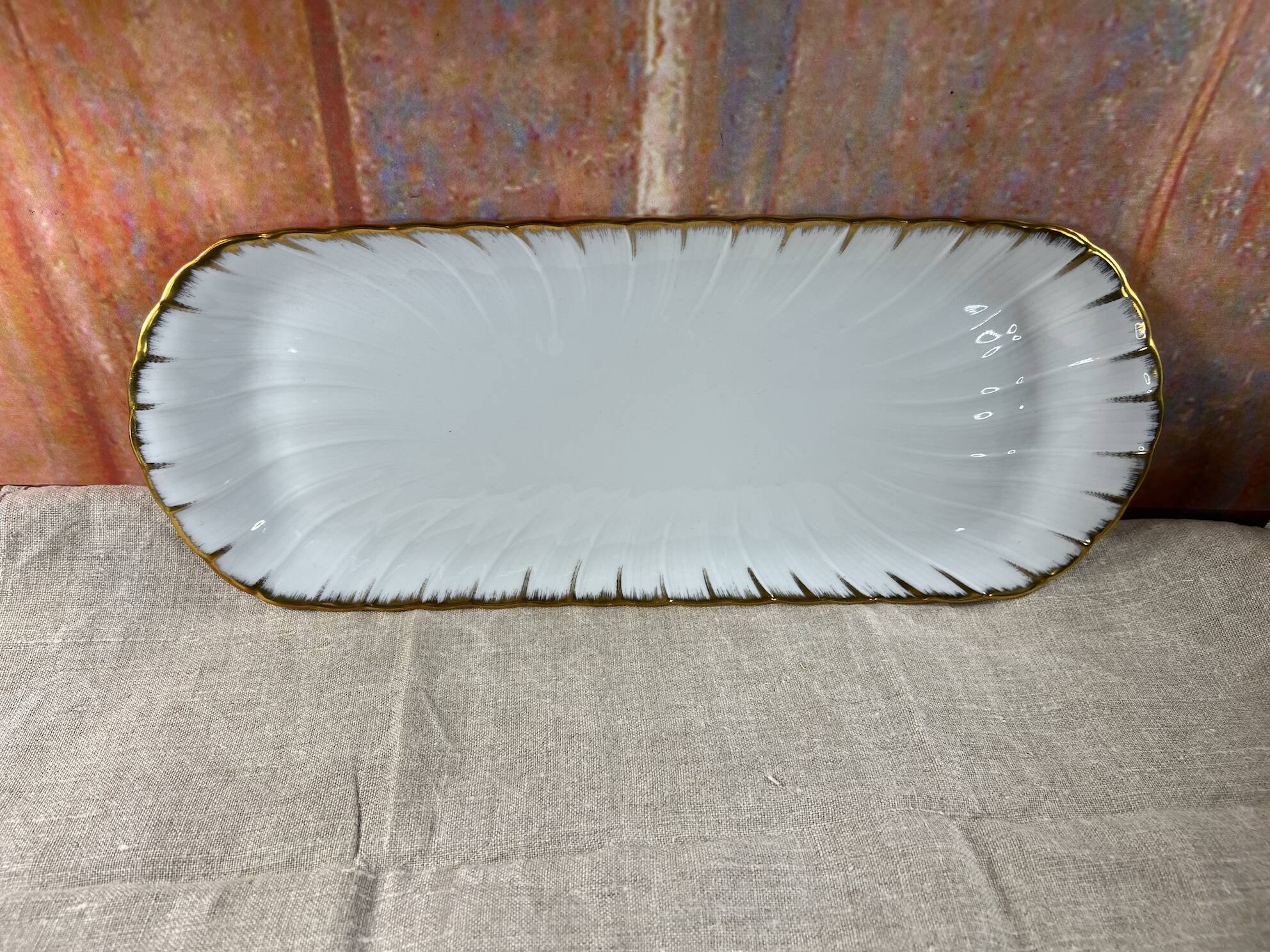Plat à cake Bernardaud Limoges en porcelaine modele Neuilly