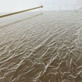 Très grand plateau "Roche Bobois" en plexiglas et laiton massif, années 70