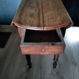 Table half-moon Louis Philippe feet turned