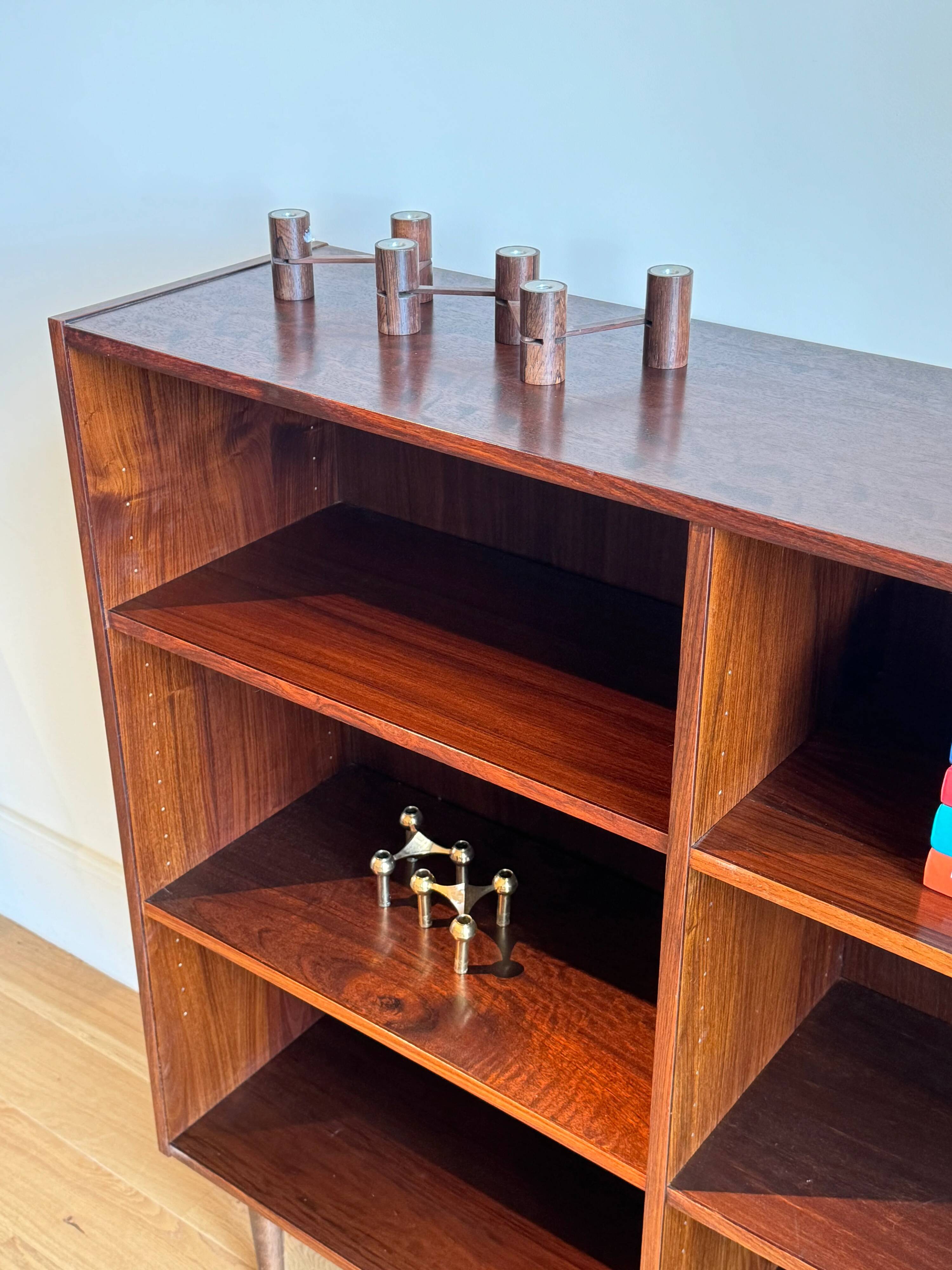 Vintage Scandinavian library in rosewood "Alfred"