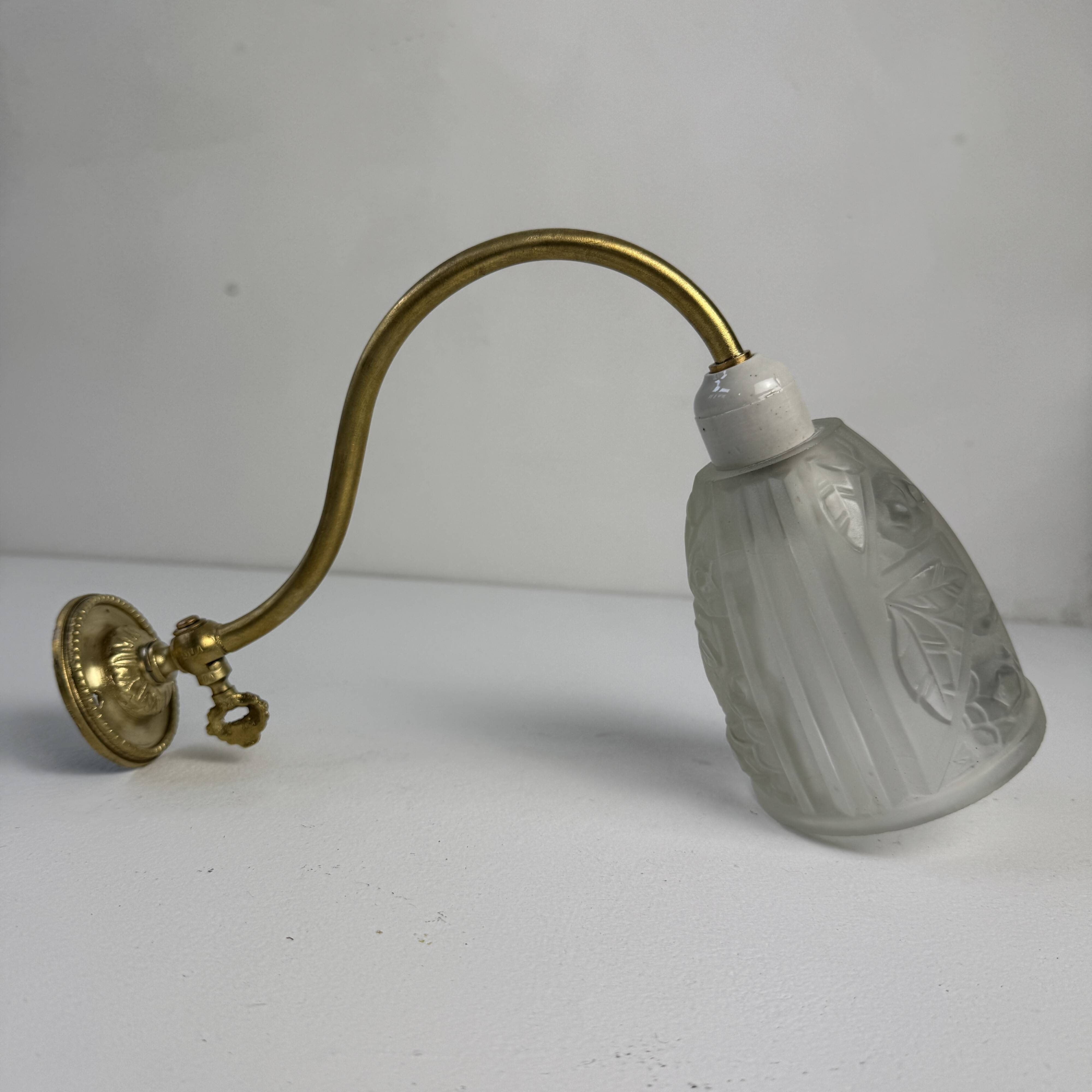 ANTIQUE ART-DECO VINTAGE WALL LAMP
