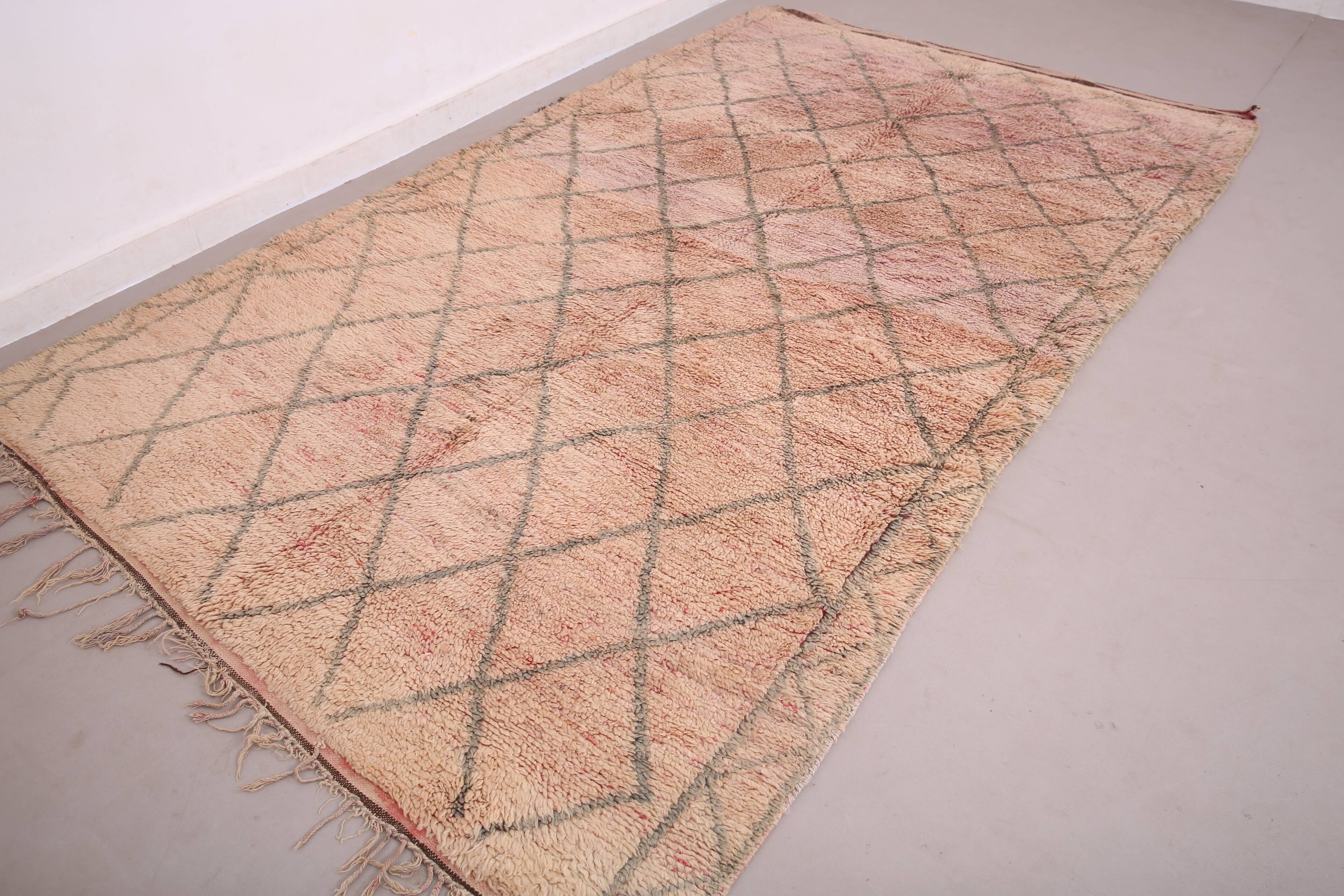 Pink Vintage Handmade Moroccan rug 183 x 313 cm - Berber Wool Rug Authentic