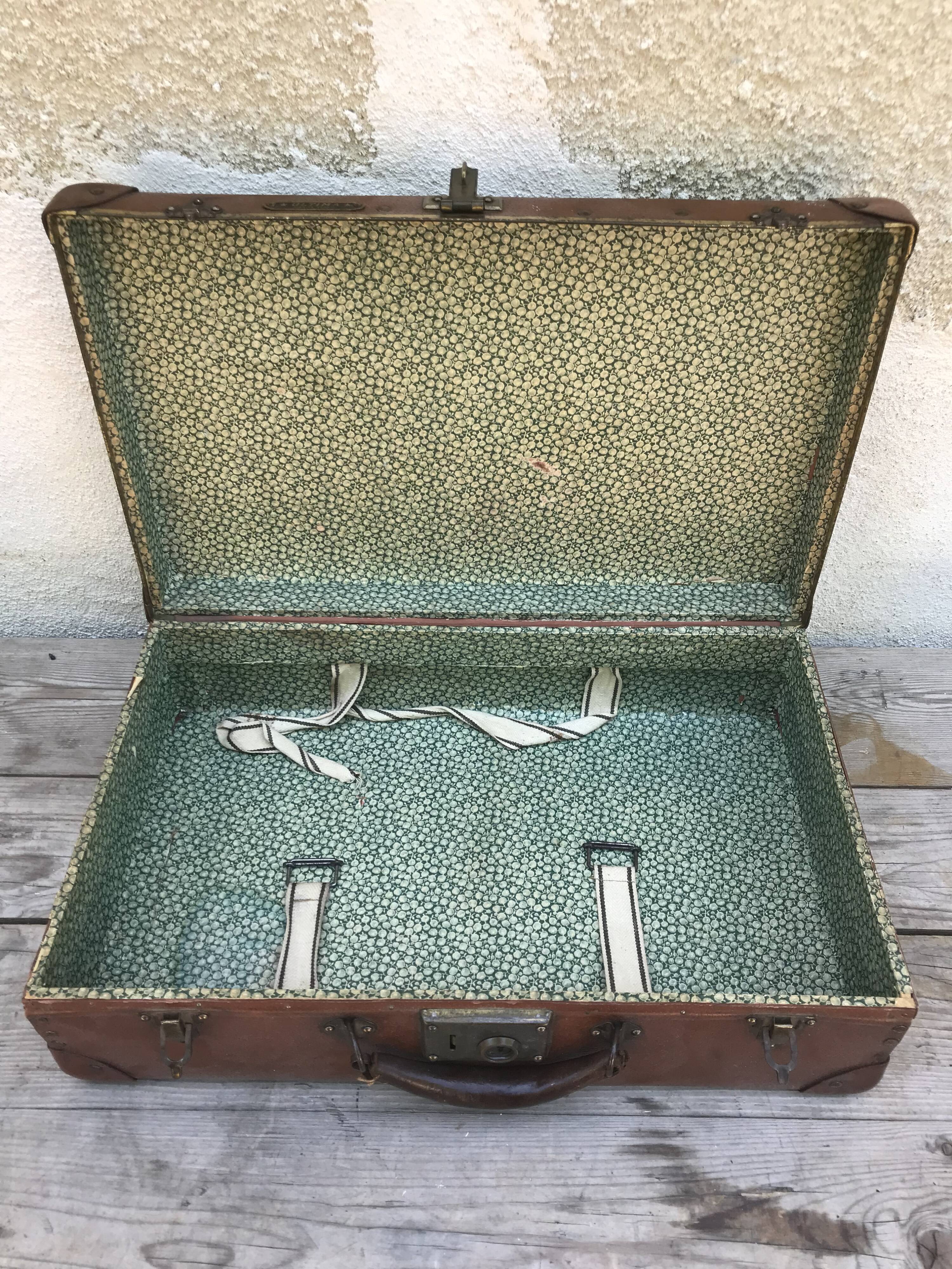 Old suitcase travel ultima brown fiber trunk